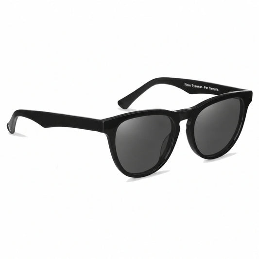 Lentes de sol Fiore 4488 Negro con cristal negro polarizado UV400, vista en tres cuartos para hombre y mujer #color_negro