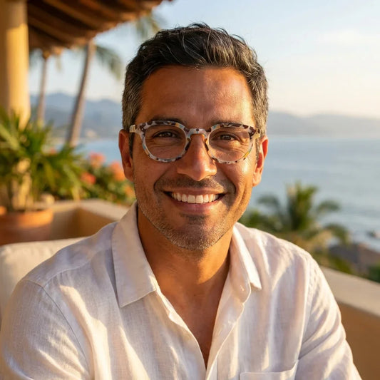 Profesional trabajando todo el dia lentes lectura Hawaii Blue proteccion completa luz azul UV antirreflejo Bonoboss #editorial_grid2 #color_default
