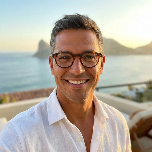 Profesional trabajando todo el dia lentes lectura Hawaii Carey proteccion completa luz azul UV antirreflejo Bonoboss #editorial_grid2 #color_default