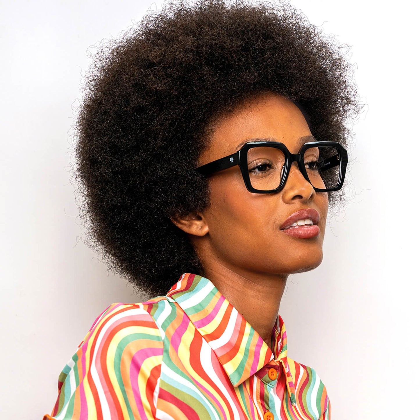 lentes opticos cuadrados negros mujer cara redonda grande receta multifocal bifocal adelgazado filtro azul.jpg #color_negro