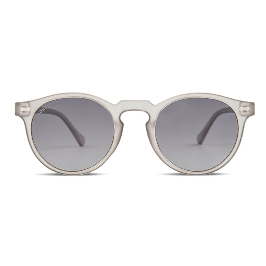 Temuco RPET lentes de sol gris vista frontal diseño universal #color_gris