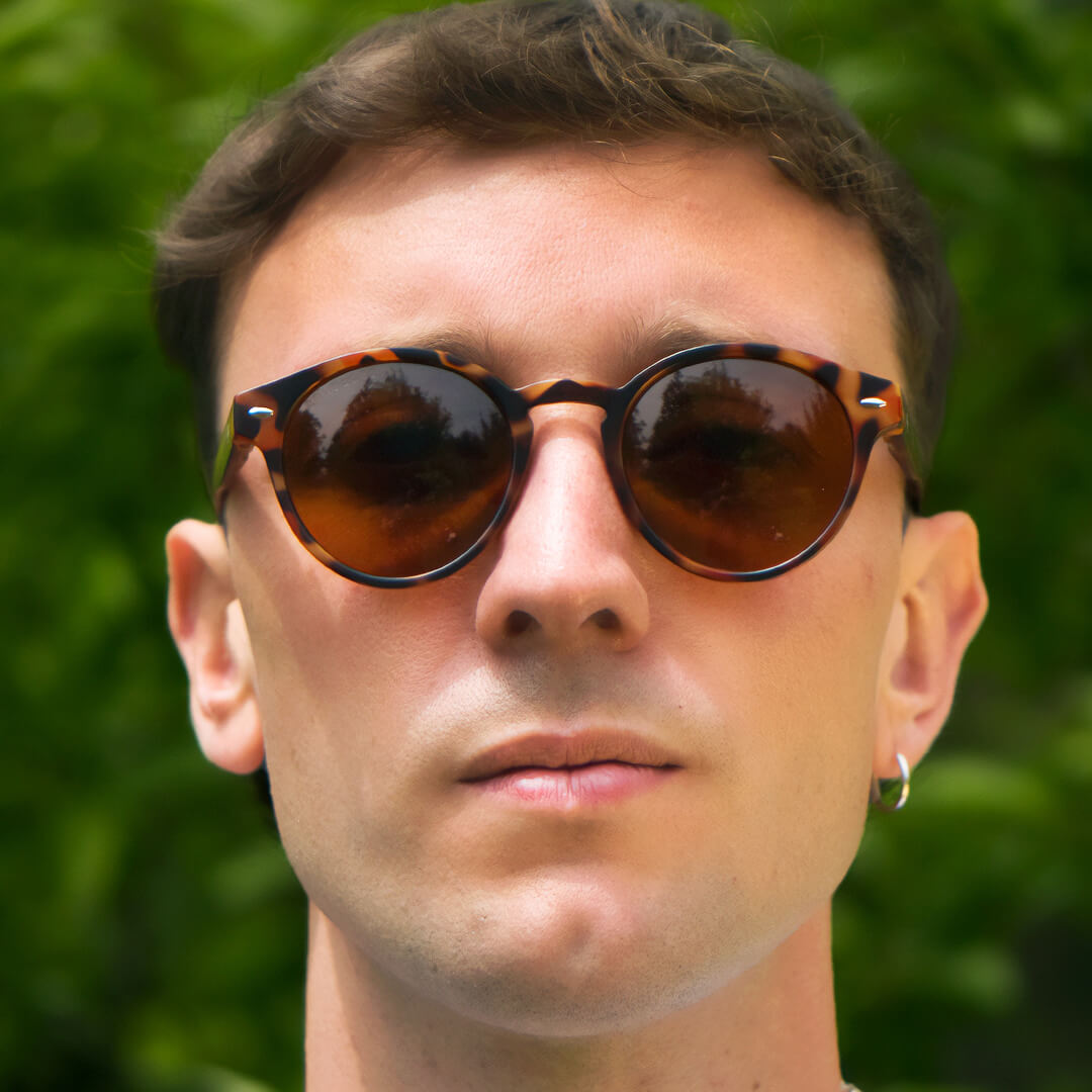 Vista frontal de Joplin RPET gafas de sol hombre color carey tortoise #color_carey