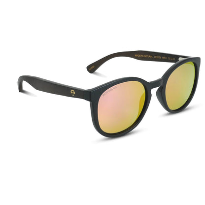 anteojos redondos de plástico reciclado y varillas de madera natural sustentable con lentes de color negro. Polarizadas y forma redonda.   #color_espejado-rosado