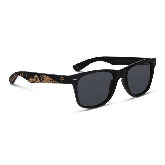 gafas de sol polarizadsa diseñadas en chile con plastico reciclado y madera sustentable ecologica mayorista de opticas y regalos corporativos color negro #color_surf