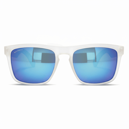 una vista frontal de anteojos gafas de sol rectangulares ecologicas de plastico reciclado especial para regalo corporativo personalizado de color transparente blanco con lentes espejadas azules en vista frontal #color-marco_milky-white