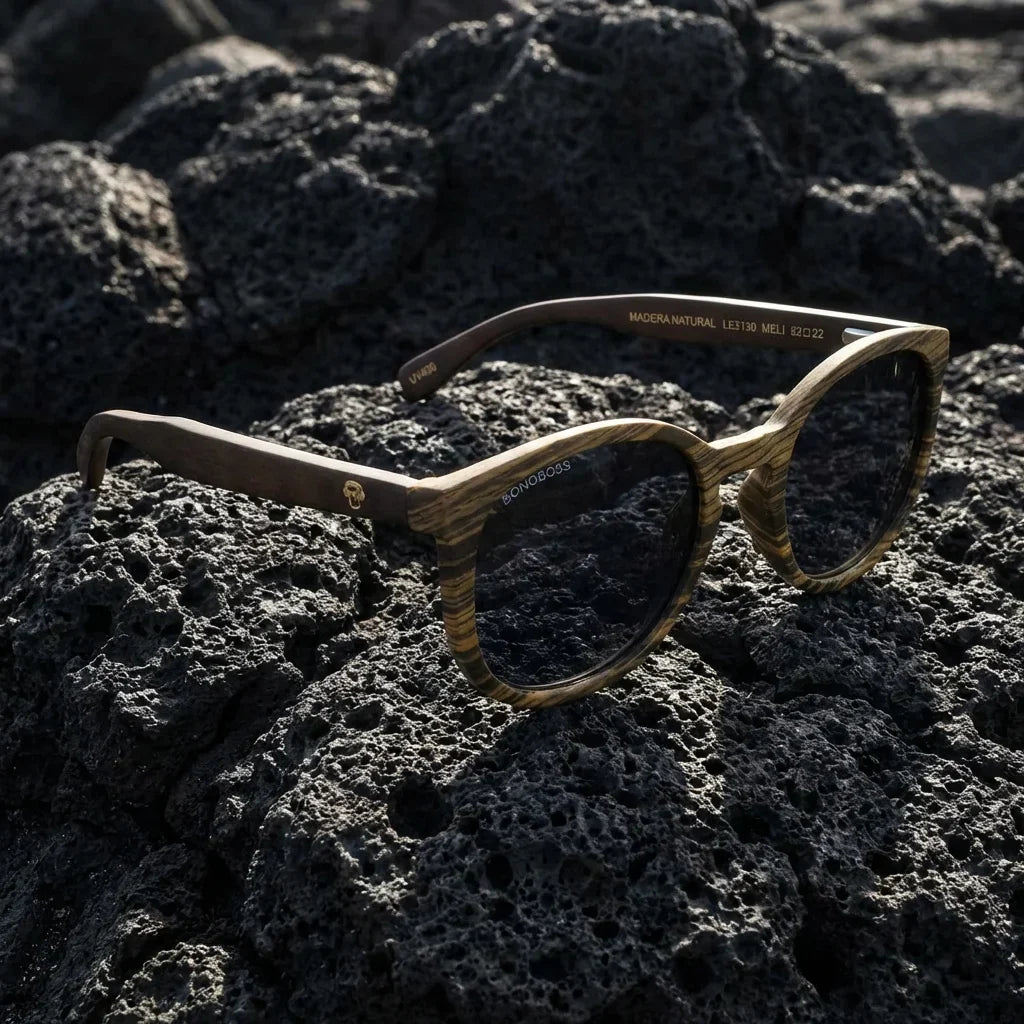 Lentes sol Meli Ebony polarizados UV400 sobre roca volcanica textura natural Bonoboss #color_negro