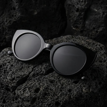 Lentes sol Hannover polarizados UV400 sobre roca volcanica textura natural Bonoboss #color_negro