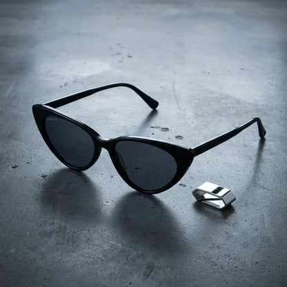 Lentes sol Audrey Red polarizados UV400 sobre concreto urbano textura industrial Bonoboss #color_negro