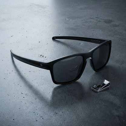 Lentes sol Lautaro RPET polarizados UV400 sobre concreto urbano textura industrial Bonoboss #color_negro