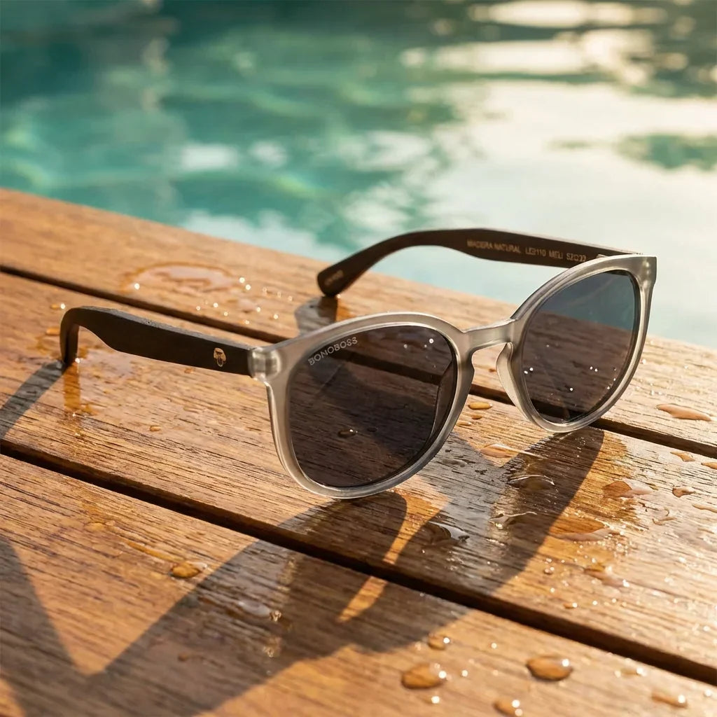 Lentes sol Meli TSP polarizados UV400 bio-acetato TSP negro sobre teca con agua fresca natural Bonoboss #editorial_grid1 #color_negro