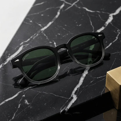 Lentes sol Waimea RPET polarizados UV400 sobre marmol negro superficie elegante Bonoboss #color_g15