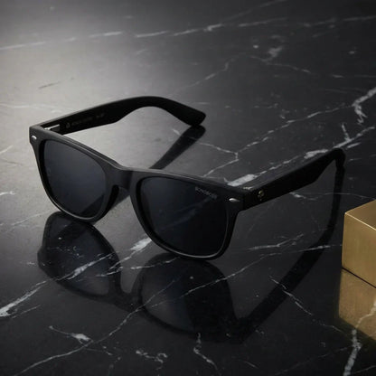 Packshot frontal Acacia Dark lentes polarizados hombre color negro #color_negro