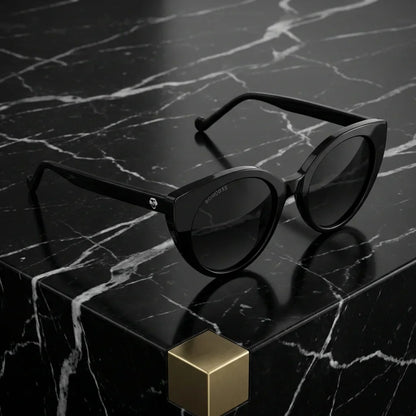 Lentes sol Hannover polarizados UV400 bio-acetato negro sobre marmol negro superficie premium elegante Bonoboss #editorial_polarizado #color_negro