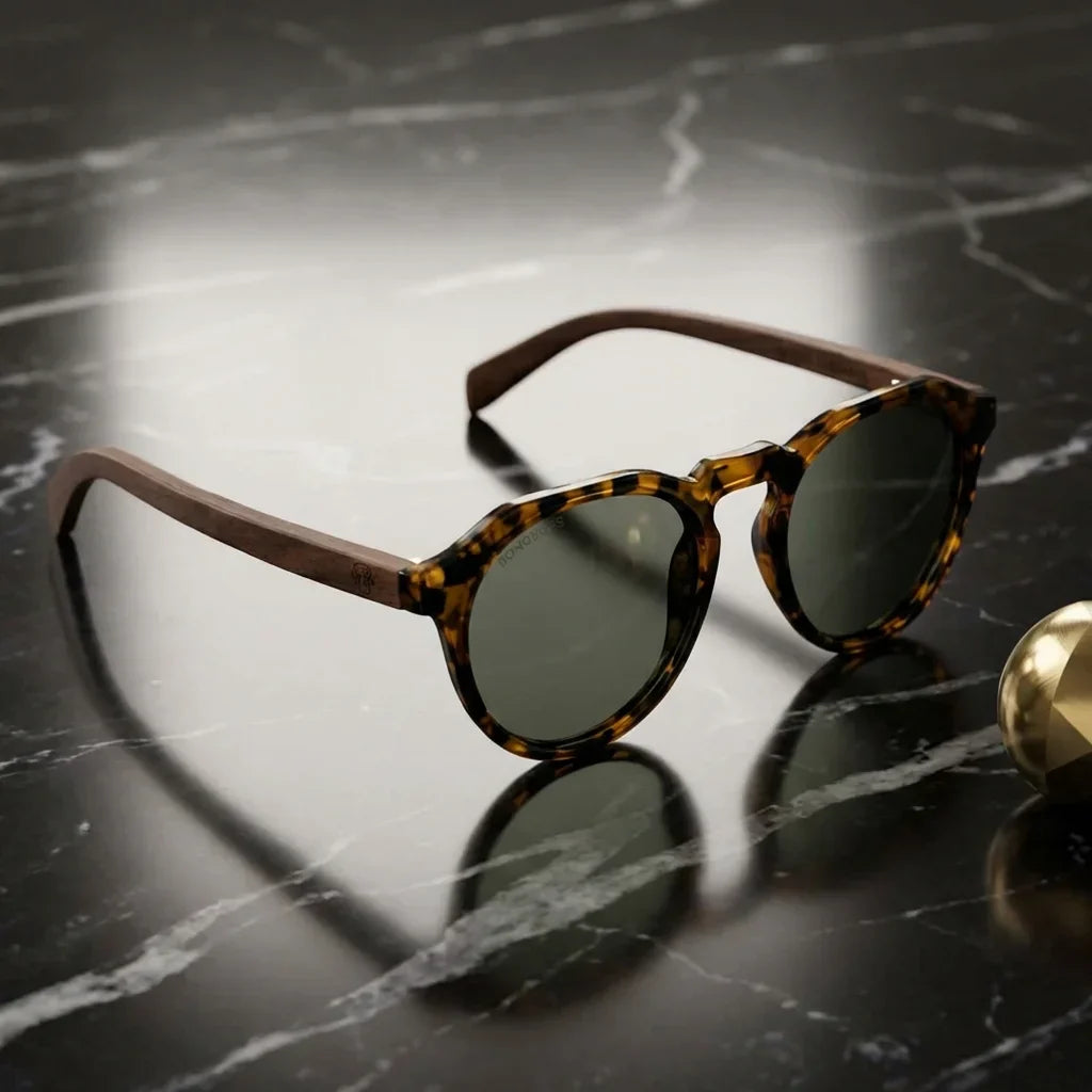 Galápagos clásico gafas polarizadas acabado carey vista frontal con patas de madera #color_carey