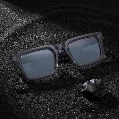 Lentes sol Tokyo polarizados UV400 bio-acetato Transparente Gris sobre arena negra volcanica Bonoboss #editorial_grid1 #color_transparente-gris