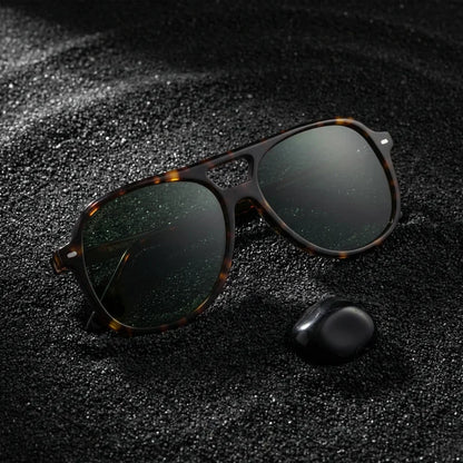 Lentes sol Orson E.D polarizados UV400 sobre arena negra volcanica Bonoboss #color_carey