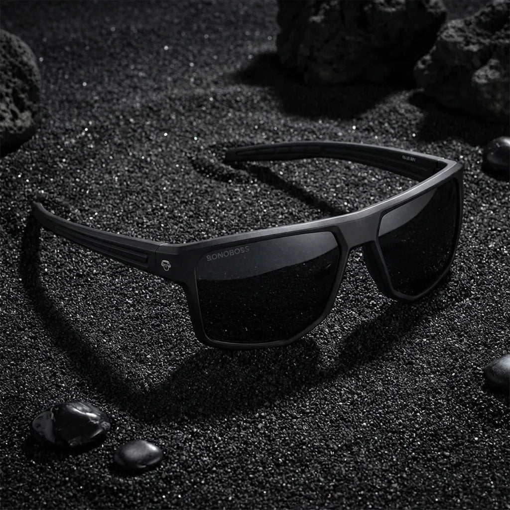 Lentes sol Ollie polarizados UV400 sobre arena negra volcanica Bonoboss #color_negro