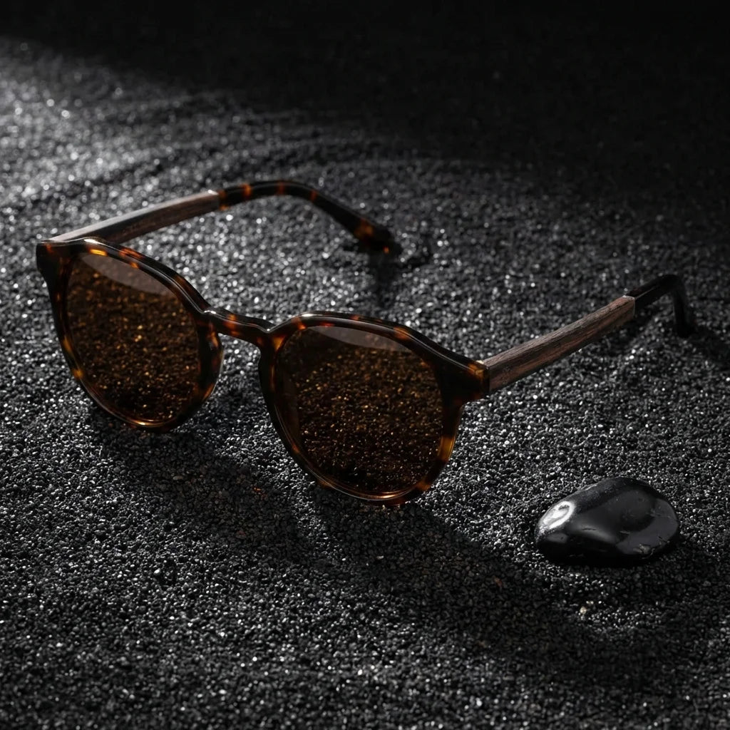 Lentes sol Galápagos polarizados UV400 sobre arena negra volcanica Bonoboss #color_carey