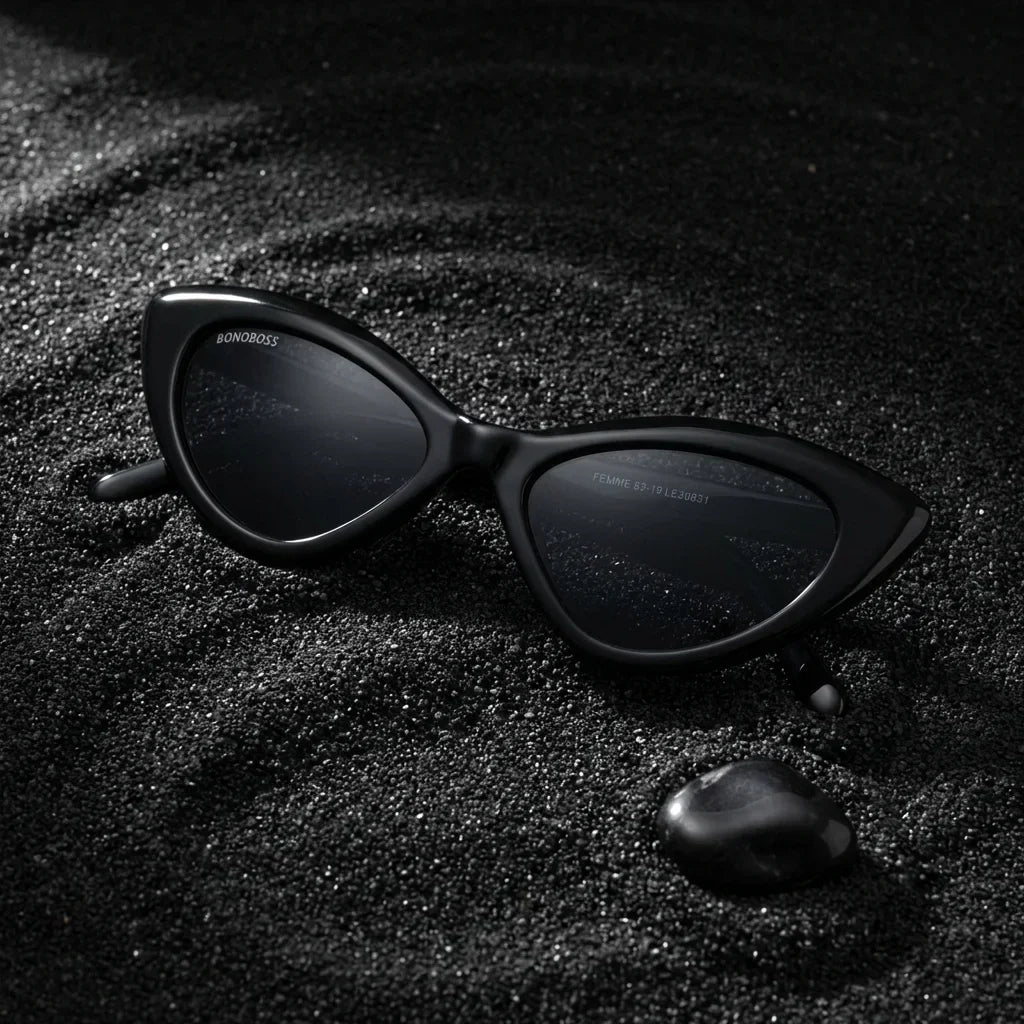 Lentes sol Femme Black polarizados UV400 sobre arena negra volcanica Bonoboss #color_negro