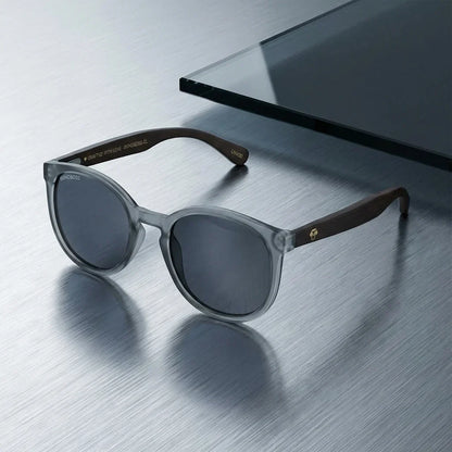 Lentes sol Meli TSP polarizados UV400 bio-acetato TSP negro sobre metal brushed superficie premium Bonoboss #editorial_polarizado #color_negro