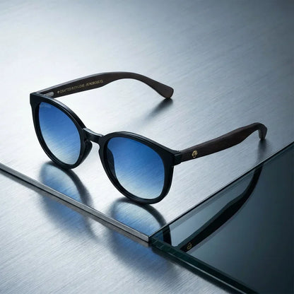 Lentes sol Meli Dark polarizados UV400 bio-acetato Degrade Azul sobre superficie metal brushed Bonoboss #editorial_grid1 #color_degrade-azul