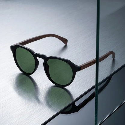Lentes sol Galapagos polarizados UV400 acetato madera negro G15 sobre superficie metal brushed industrial Bonoboss #editorial_grid1 #color_negro-g15