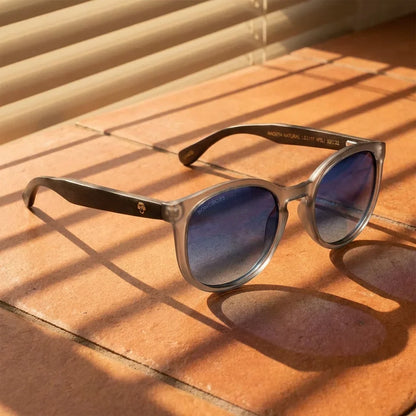 Lentes sol Meli TSP polarizados UV400 fotografia editorial Bonoboss #color_degrade-azul