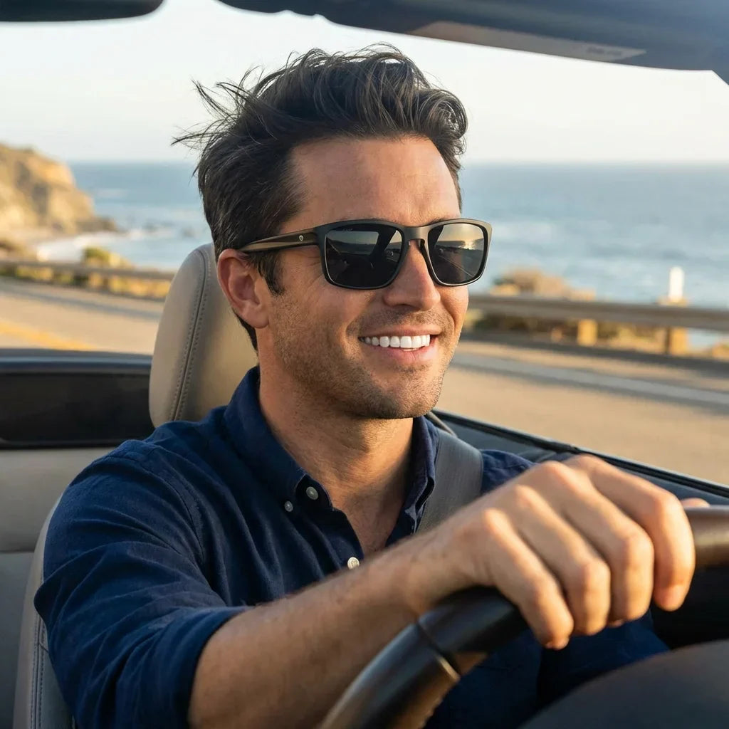 Lautaro RPET lentes de sol color negro de frente con madera natural #color_negro