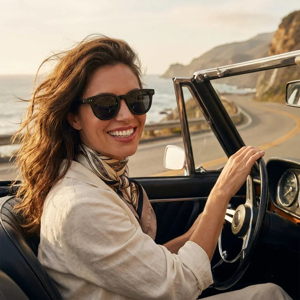 Mujer usando lentes sol Meli bio-acetato polarizados negro conduciendo reduce fatiga ocular carretera UV400 Bonoboss #editorial_detail1 #color_negro