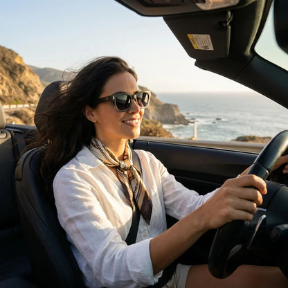 Mujer usando lentes sol Osorno rPET rPET reciclado polarizados Negro mujer conduciendo proteccion solar carretera Bonoboss #editorial_banner #color_negro