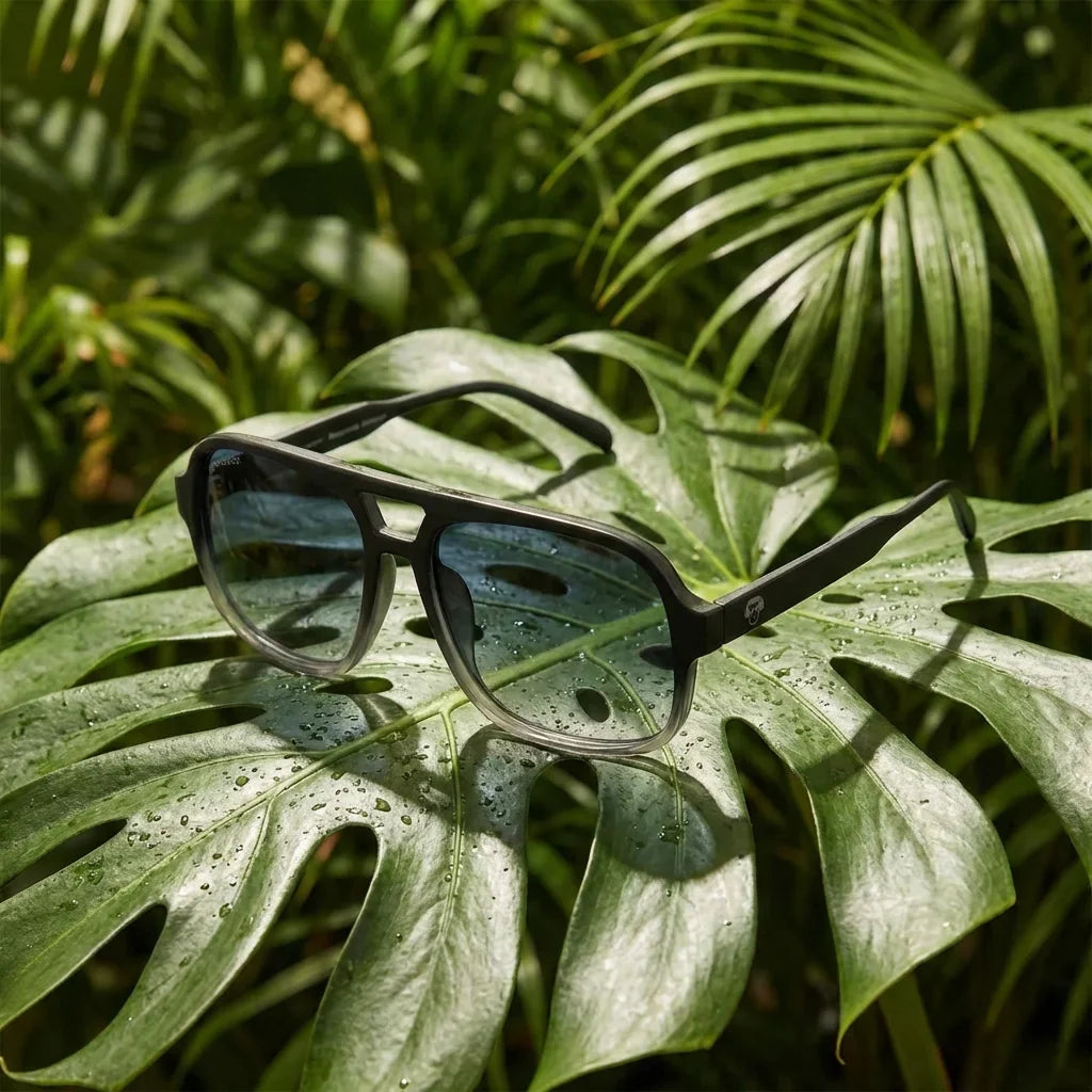 Diseño Orson RPET lentes de sol color negro clásico frontal hombre y mujer #color_negro