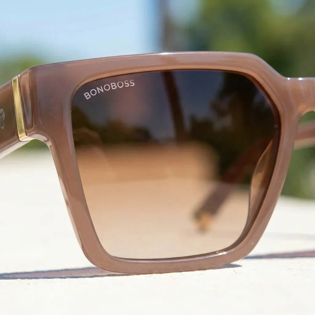 Vista frontal de Montenegro lentes ópticos color café para hombre y mujer #color_brown