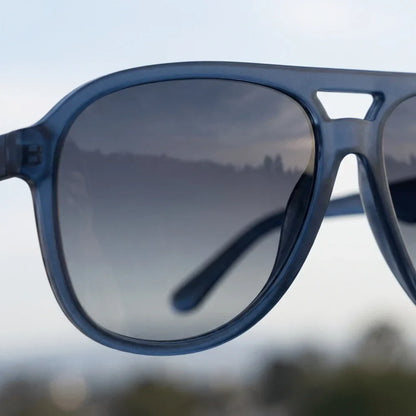 Orson clásico lentes ópticos color azul vista frontal con antireflejo #color_azul
