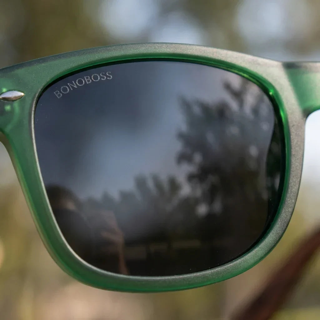 Lentes sol Acacia polarizados UV400 madera zebrano Verde Smoke detalle lente coating espejado precision optica Bonoboss #editorial_detail1 #color_verde-smoke