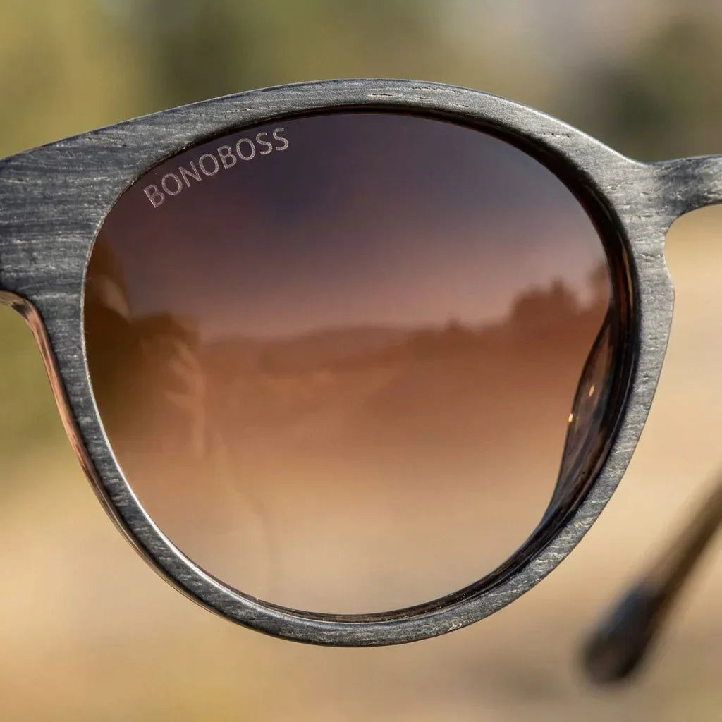 Lentes sol Chiloé 110 Wood polarizados UV400 detalle lente coating espejado precision optica Bonoboss #color_brown