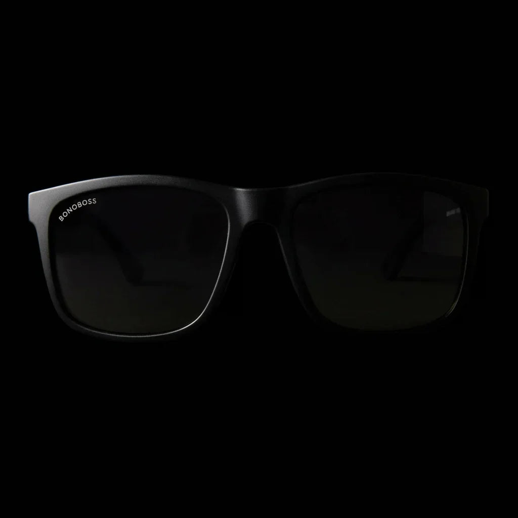 Lentes sol Rapanui RPET polarizados UV400 frontal dramatico luz editorial Bonoboss #color_dark