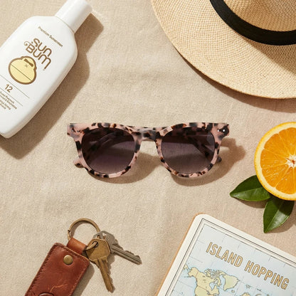 Lentes sol Meli polarizados bio-acetato marble flat lay summer essentials playa accesorios verano Bonoboss #editorial_detail2 #color_marble
