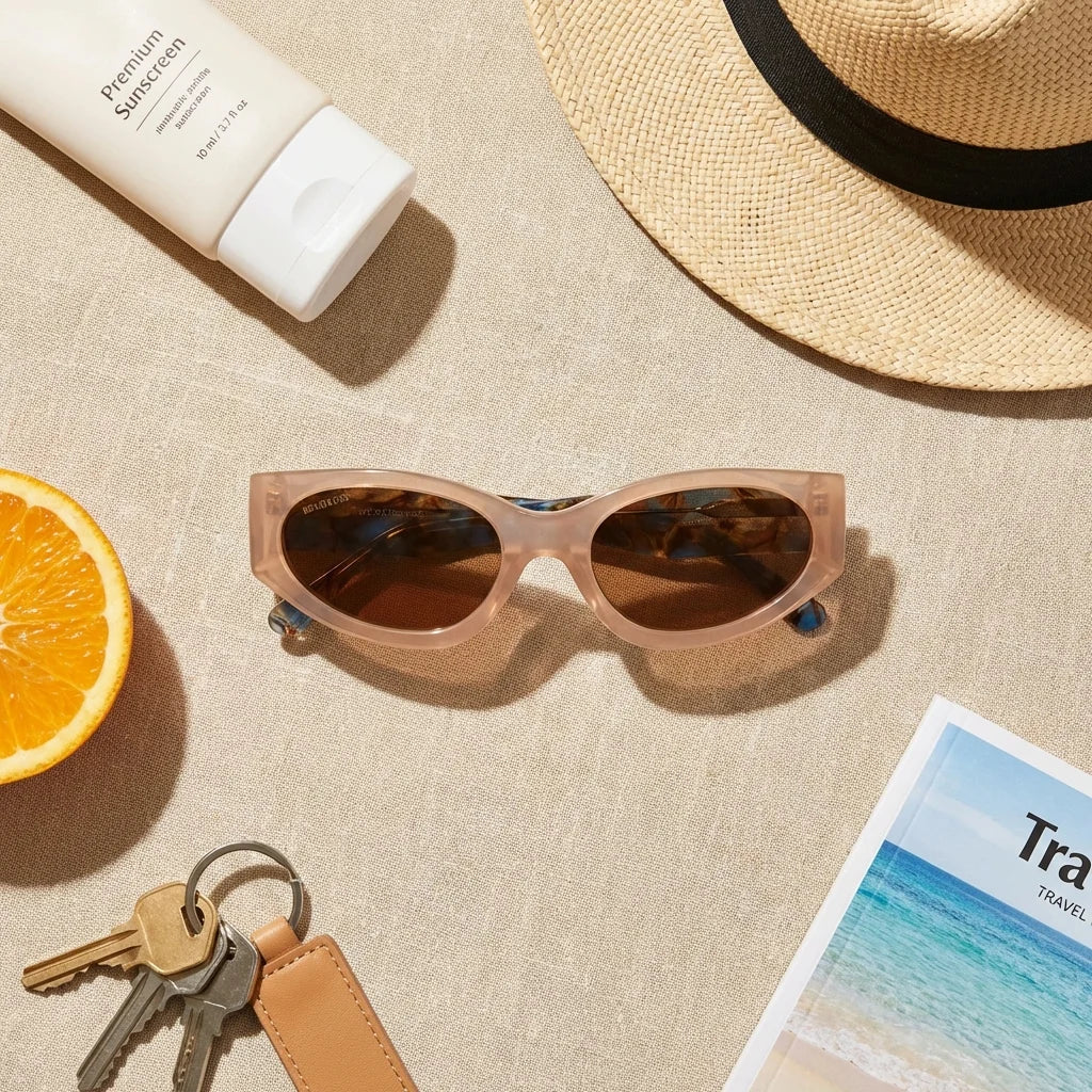Lentes sol Milan polarizados bio-acetato peach flat lay summer essentials playa accesorios verano Bonoboss #editorial_detail2 #color_peach