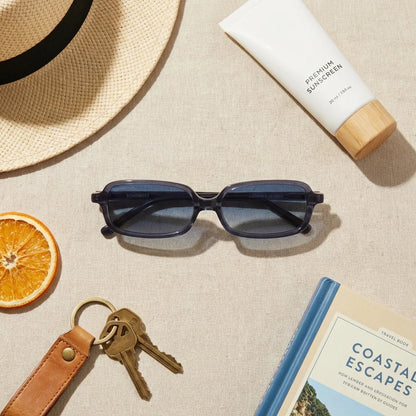 Lentes sol Navarino polarizados bio-acetato azul flat lay summer essentials playa accesorios verano Bonoboss #editorial_grid1 #color_azul