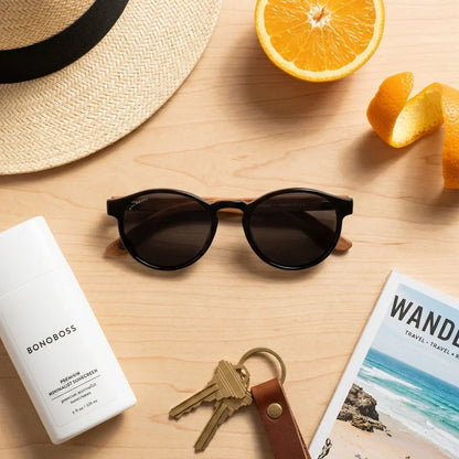 Lentes sol Paine polarizados bio-acetato negro flat lay summer essentials playa accesorios verano Bonoboss #editorial_detail2 #color_negro