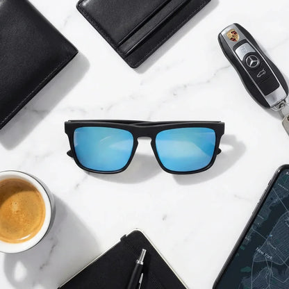 Vista frontal del modelo Lautaro Dark Designer's lentes de sol mujer patas de madera #color_waves-sky