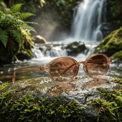 Lentes sol Capri polarizados RPET reciclado champagne outdoor cascada naturaleza aventura proteccion UV400 Bonoboss #editorial_detail2 #color_champagne