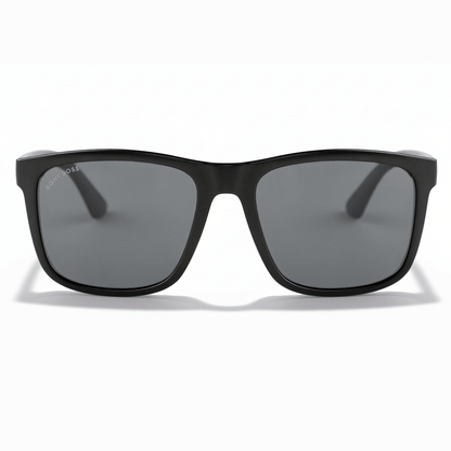 la vista frontal de unos anteojos gafas de sol polarizadas de plastico reciclado con lentes de color negras y marco de #color_dark