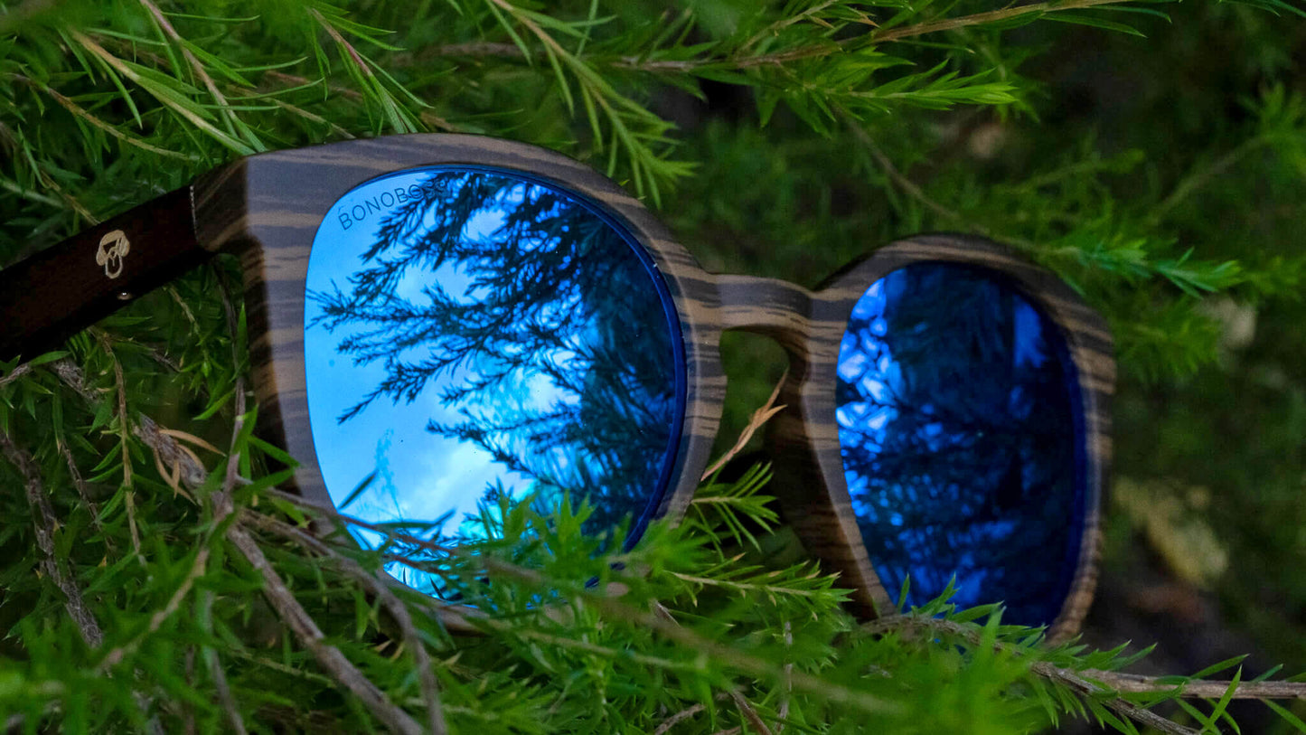 Cristal espejado azul Meli Ebony lentes de sol mujer vista de frente #color_espejado-azul