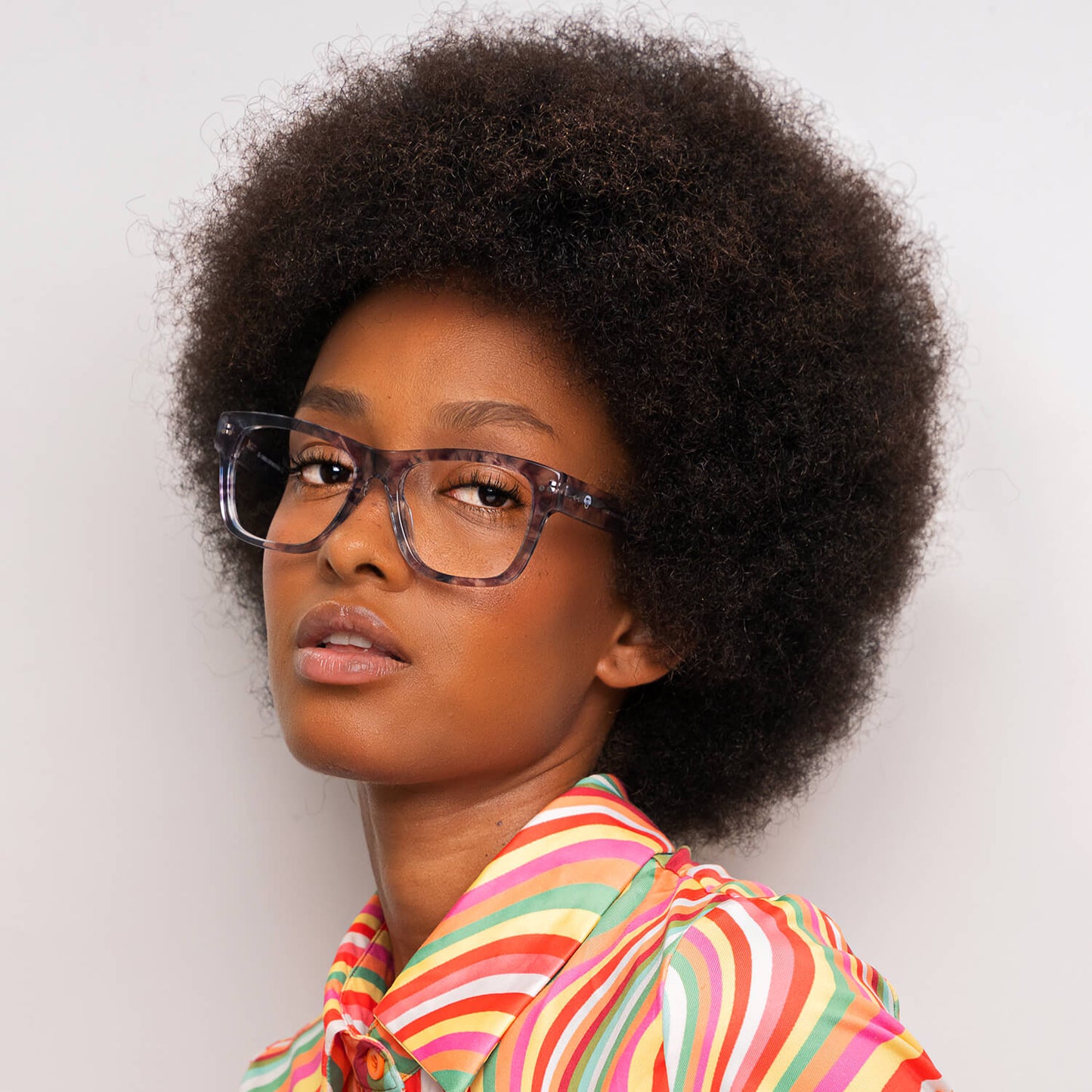 anteojos o armazones ópticos de color space exclusivos de diseñador y forma cuadrados gruesos para hombre hombre mujer cara redonda opticos multifocales bifocales receta mayorista distribuidor sustentables#color_aliceblue