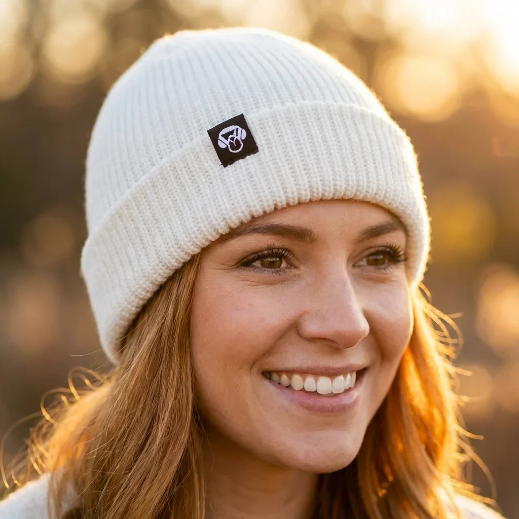 Beanie gorro de invierno retrato luz dorada close-up Bonoboss