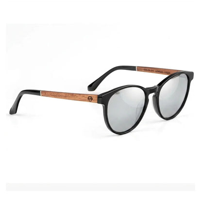 Lentes de sol Bonoboss Chiloé 220 Negro cristal Espejado Silver vista tres cuartos armazón bio-acetato varilla madera UV400 #editorial_angulo45 #color_silver_mirror