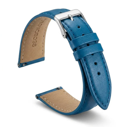 Bonoboss Correa Cuero Premium 22mm Blue - natural curl mostrando flexibilidad #editorial_wb_curled #color_blue