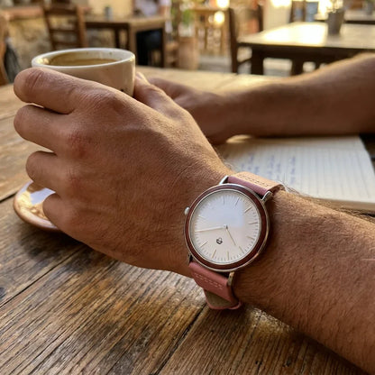 Bonoboss Correa Cuero Premium 22mm Rosado - lifestyle muneca con reloj Toki Bonoboss #editorial_ctx_wrist_action #color_rosado