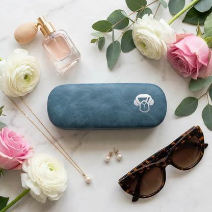 Estuche almeja para lentes azul flat lay femenino elegante Bonoboss #color_azul